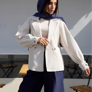 استایل با کت سفید کوتاه زنانه